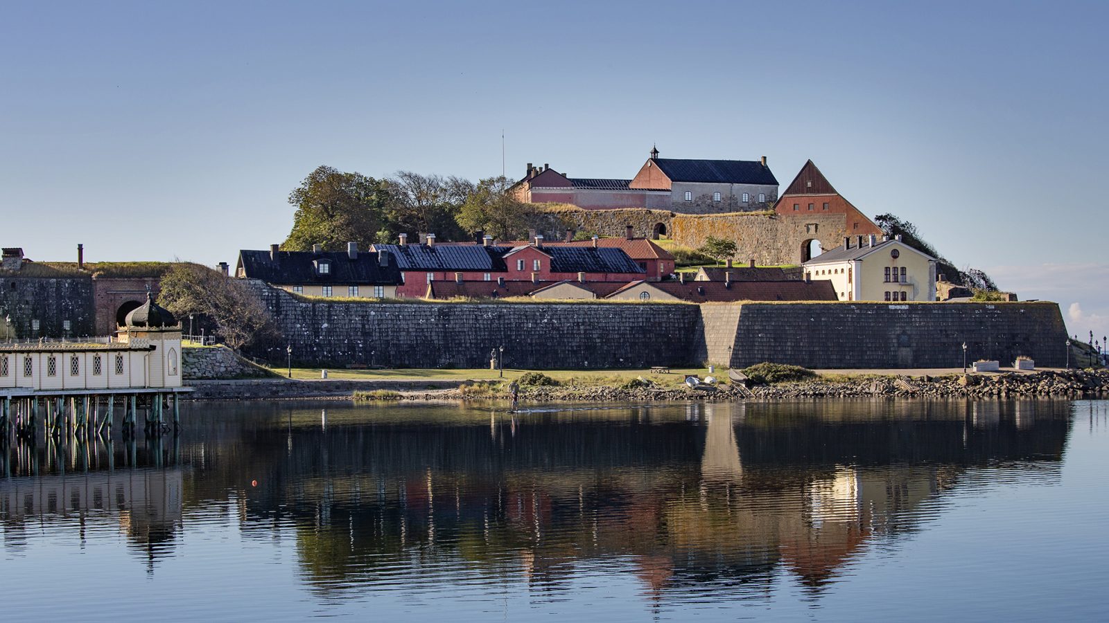 Varbergs fästning från hamnen. Varbergs fästning från hamnen.